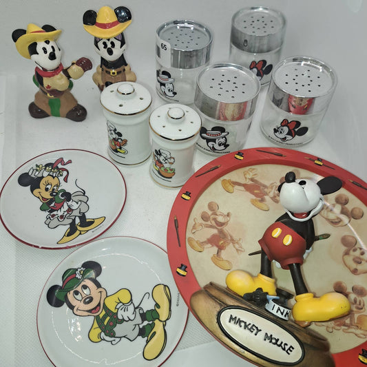 Add Fun to your table! 8 Mickey & Minnie Salt Pepper-Vintage Plates