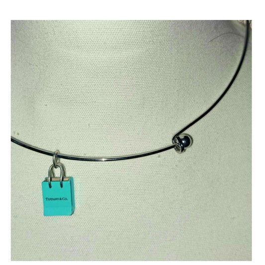 AUTHENTIC Sweet Tiffany & Co Signature bag pendant with NON-Tiffany Chocker
