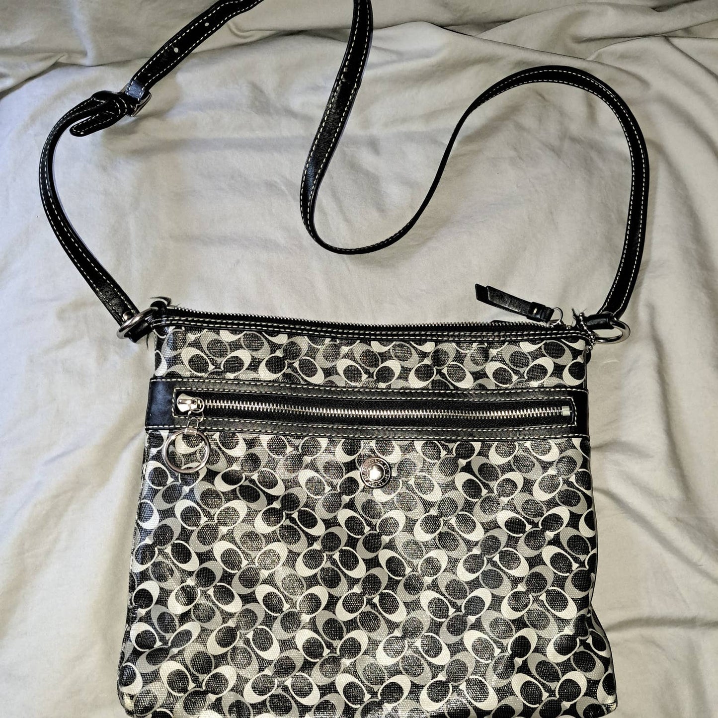 BEAUTIFUL Sage and Black and Cream Coach Leather Purse