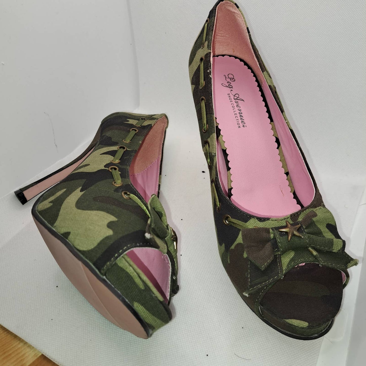 NIB- Sassy and Sexy Camouflage Platform Heels Size 10