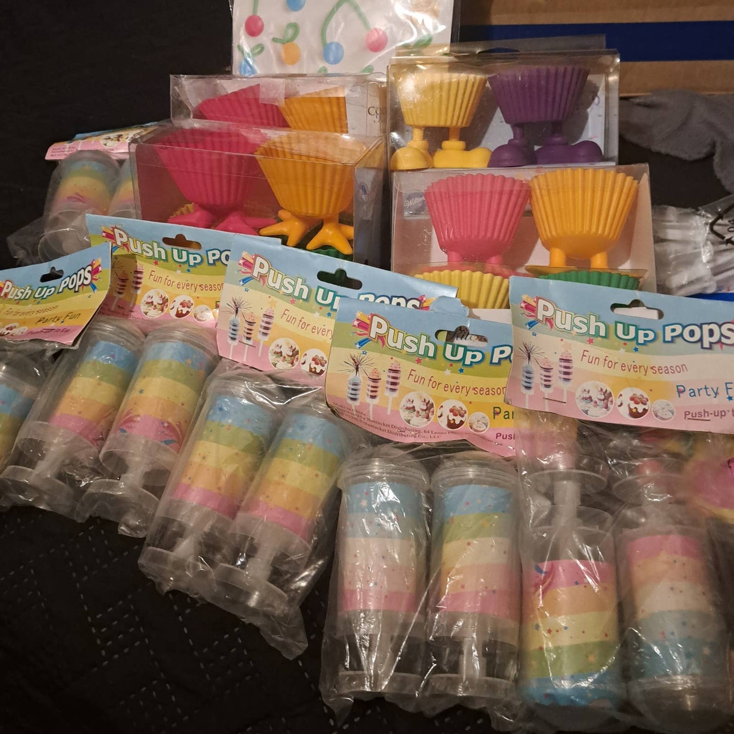 NEW 16 Silly Feet SILICONE BAKING CUPS and 12 Cake Pops Plus More