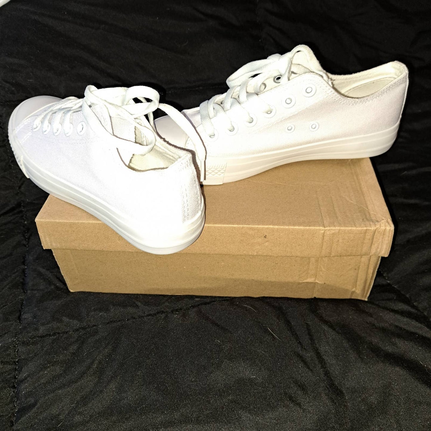NIB-White Chucky sole sneaker 5.5 US