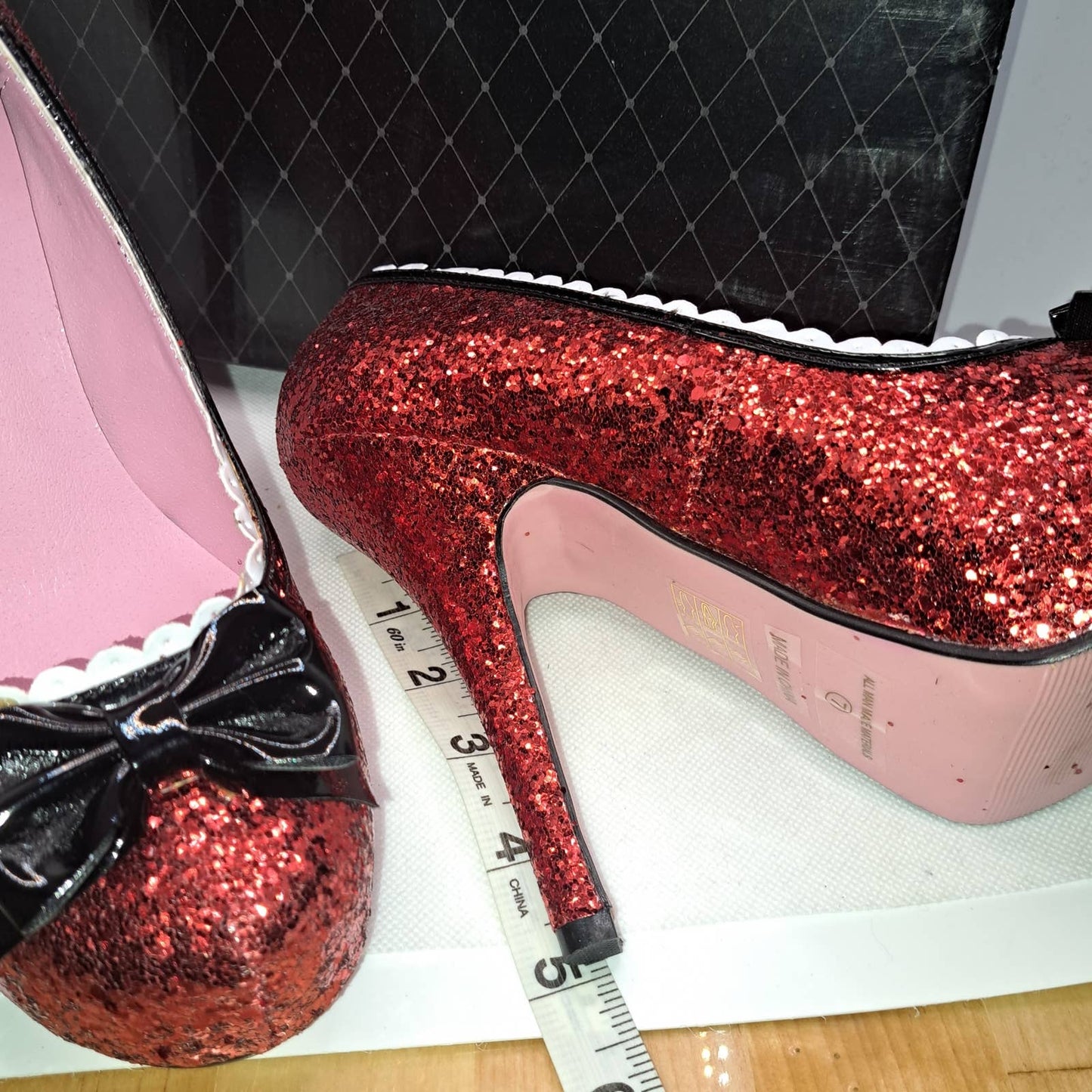 NIB- Size 7 FABULOUS Red Dorothy RED GLITTER 5 inch SEXY Heels