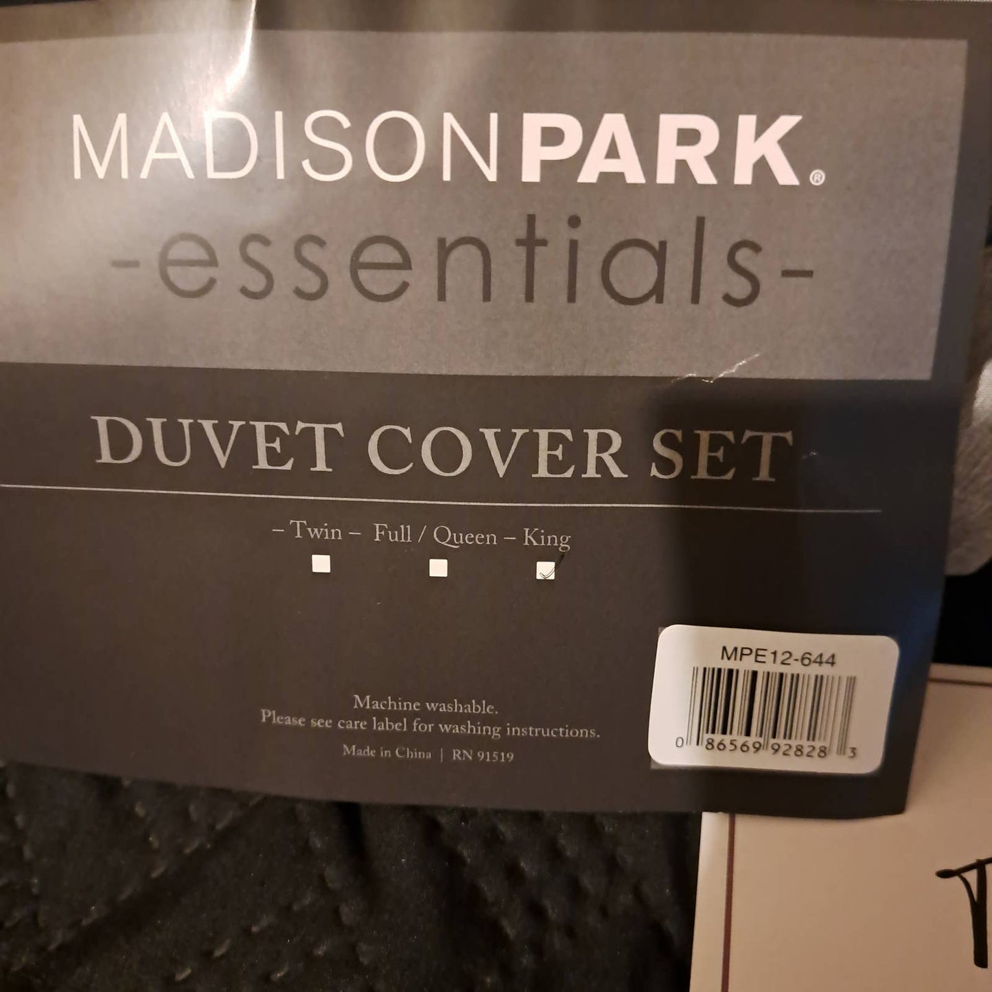 NWT-Madison Park KING Duvet & Shams Reversible Stripes & Shower Curtain