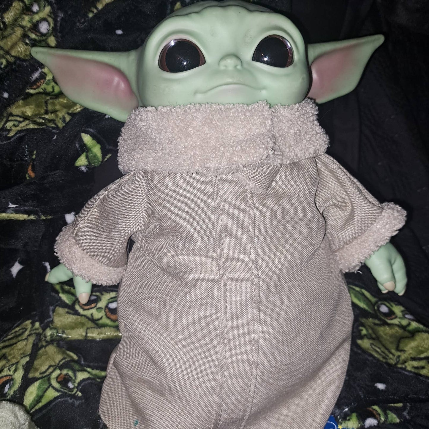NWT- Mandalorian Grogu Yoda Robe-Blanket-12 Inch Baby Grogu