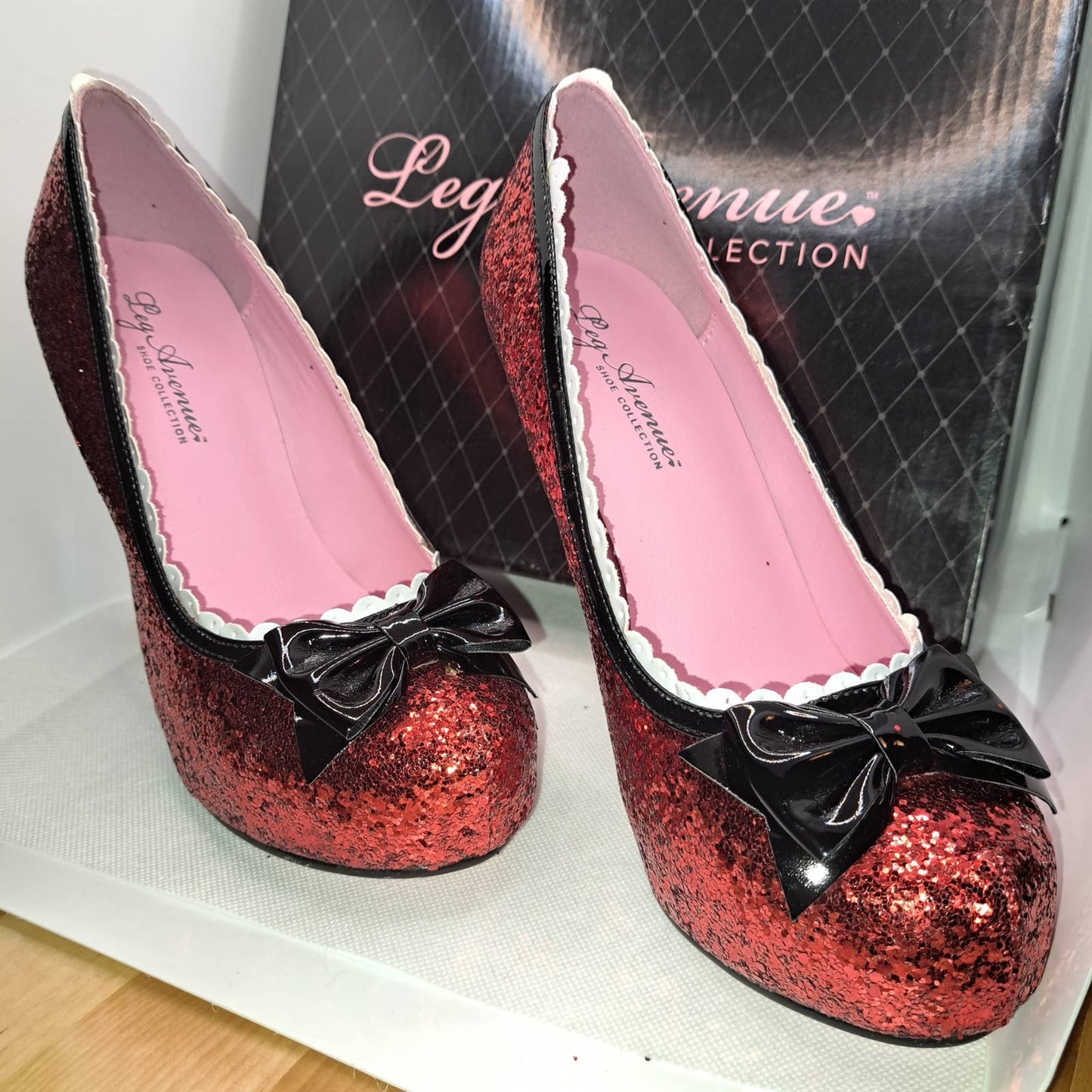 NIB- Size 7 FABULOUS Red Dorothy RED GLITTER 5 inch SEXY Heels