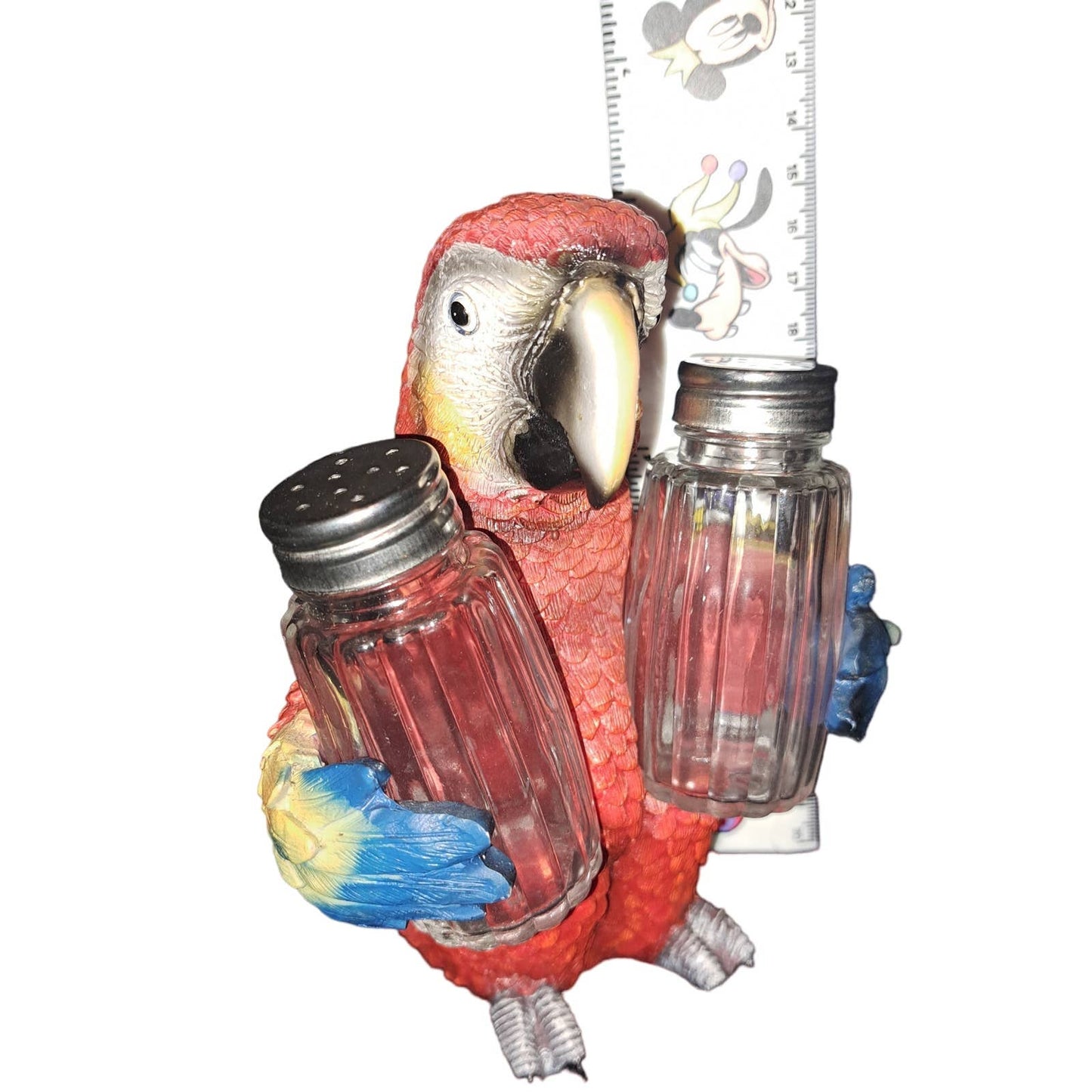 NIB- ADORABLE! Colorful Scarlet Macaw Parrot Salt and Pepper Shaker