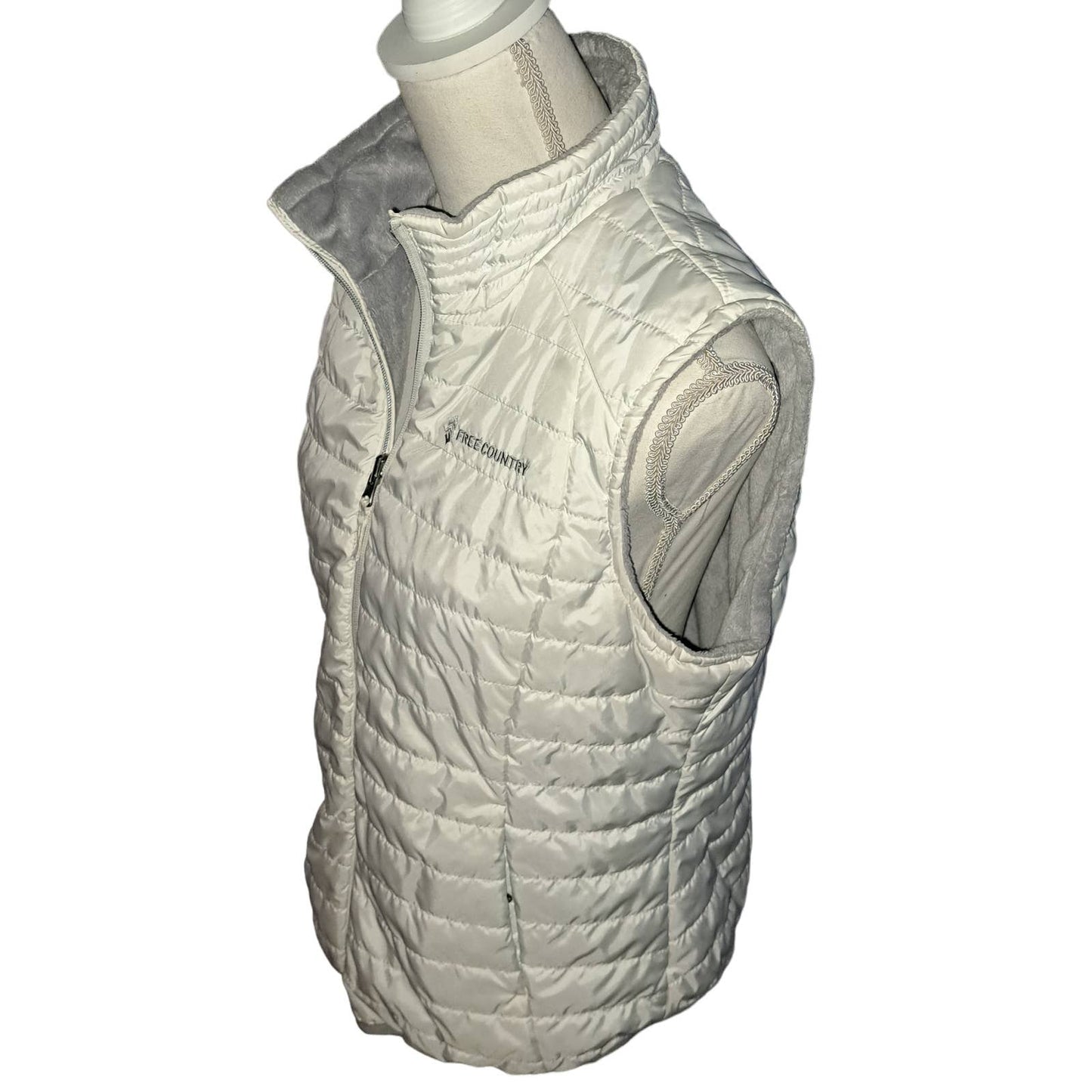 Fluffy White-Gray SZ M FREE COUNTRY Reversible Vest Quilted Puffer