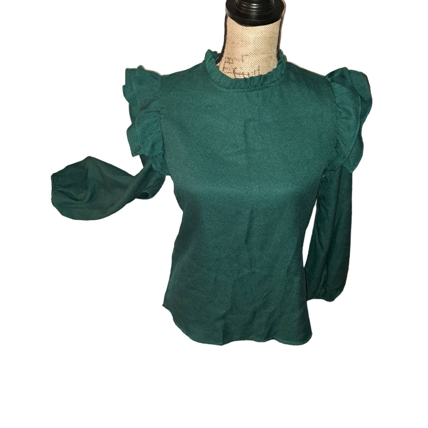 NIB -Size 2 -XS Emeral green Top Princess Sleeve and peekaboo button back